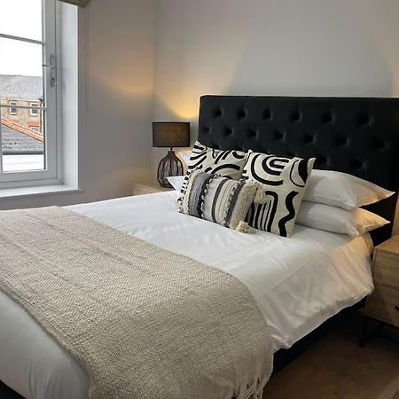 Trendy Apartment In Cardiff Free Parking Bagian luar foto
