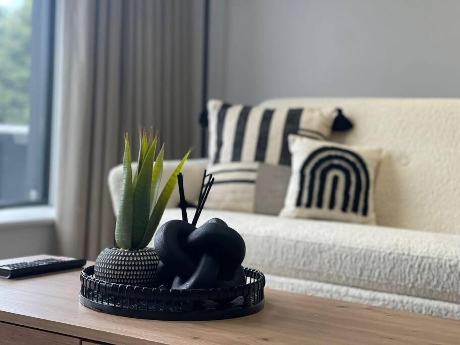 Trendy Apartment In Cardiff Free Parking Bagian luar foto
