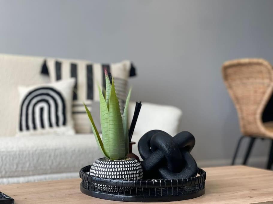 Trendy Apartment In Cardiff Free Parking Bagian luar foto