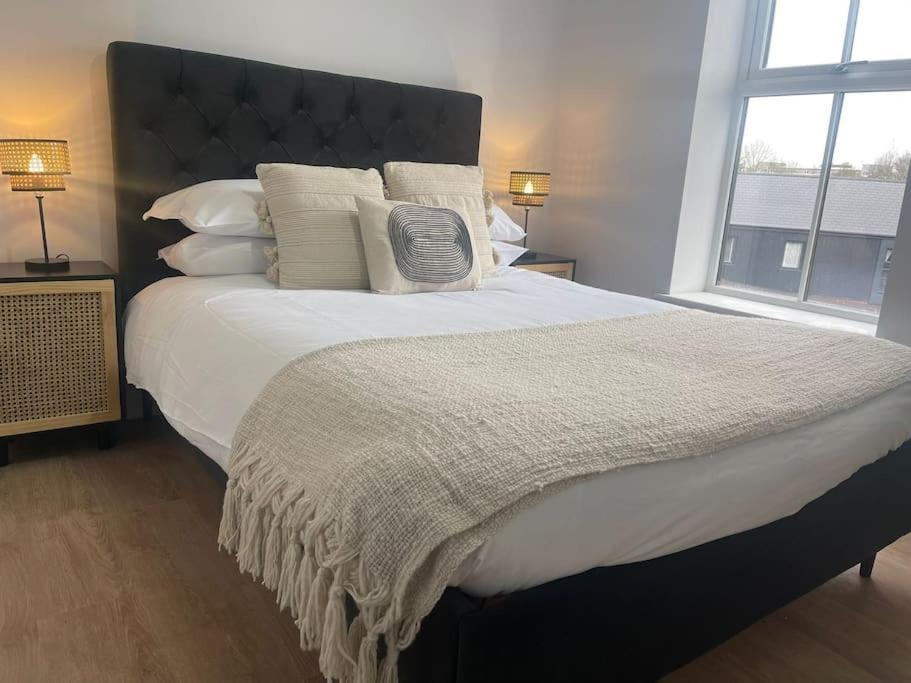Trendy Apartment In Cardiff Free Parking Bagian luar foto
