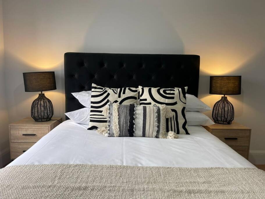 Trendy Apartment In Cardiff Free Parking Bagian luar foto